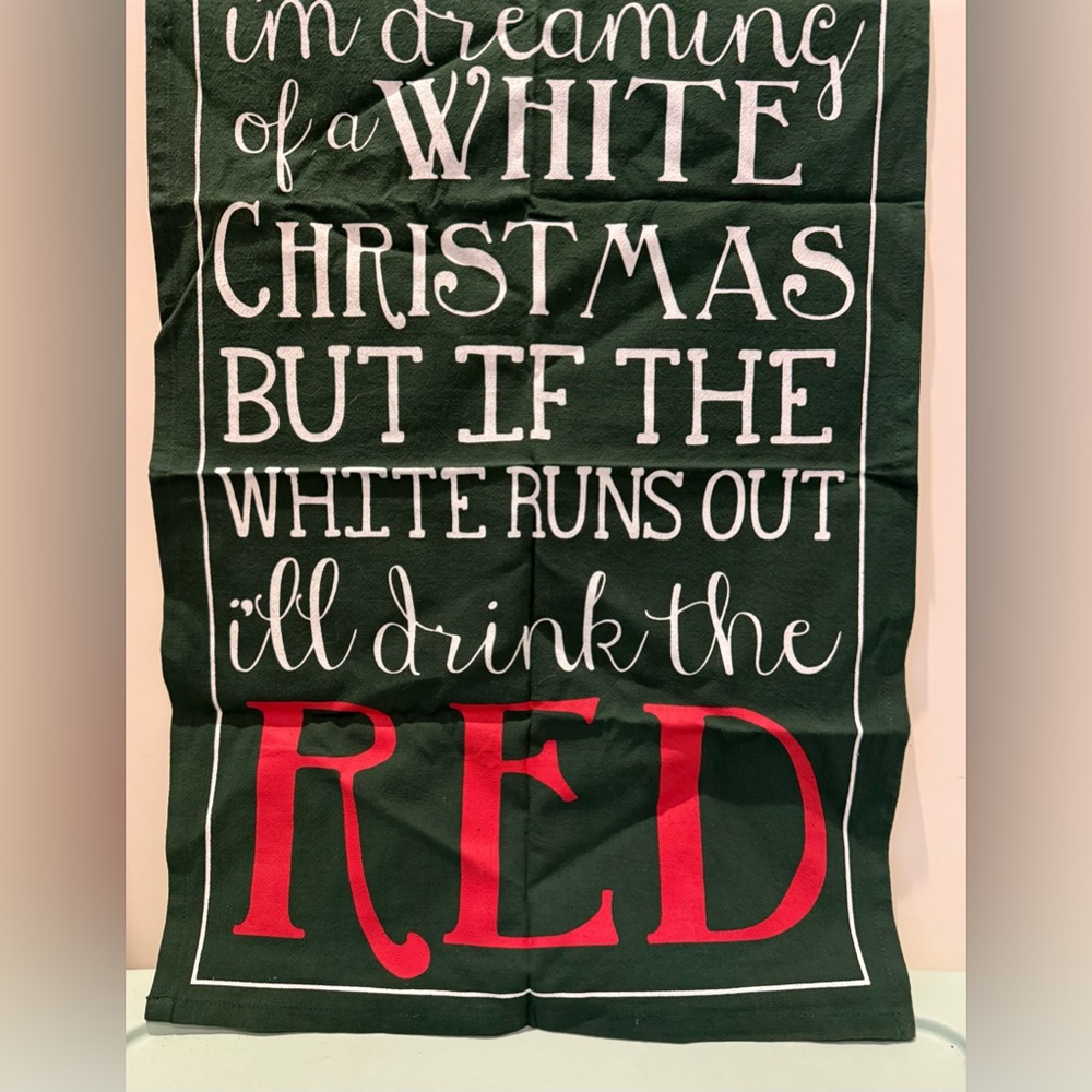 Festive Mud Pie “I’m Dreaming of a White Christmas…” Holiday Towel- NWT